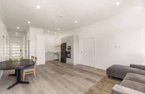 Goodna Casa | 5 Guest 3 Bed,3 Bath Free Parking, wifi, patio