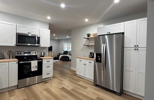 Gloversville Casa | Adirondack Getaway-2 Bed 1BR w/bonus room-Located at the foot of the Adirondacks