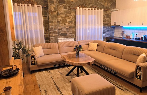 Otllak Apartamento | 2-bedroom apartment in charming Berat with AC, WiFi. Enjoy your stay
