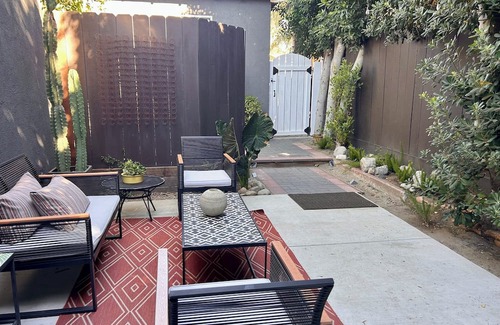 Atwater Village Cabaña | Charming 1-bedroom private cottage with AC, WiFi in Atwater Village Los Angeles
