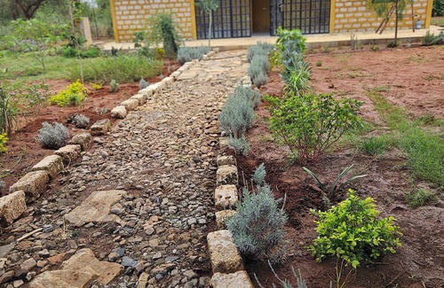 Kajiado County Cabaña | Charming Cottage in Namanga with gorgeous views & birdlife.Pet friendly!