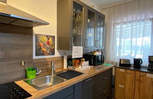 Estenfeld Casa | Classic double room with fitted kitchen in the basement