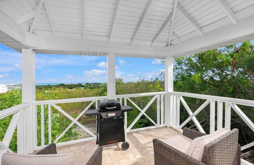 Juba Sound Cabaña | Hilltop Cottage!