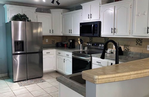 Olive Branch Casa | 6 Bedroom Home w/POOL in Desirable Olive Branch Suburb Near Stateline