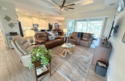 Broadmoor Casa | NEW! 3-bedroom, 2-bathroom, POOL home in marvelous Rotonda West with FREE WiFi