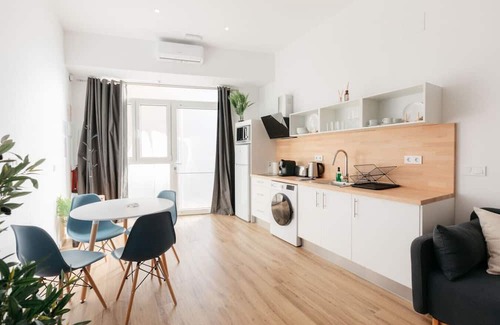Jesus Apartamento | Stylish Studio with Easy Access to Valencia's Best