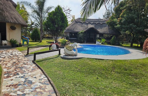 Zimbabwe Casa | Looking for a relaxing getaway, try Pagotwe lodge in Hauna, Honde Valley