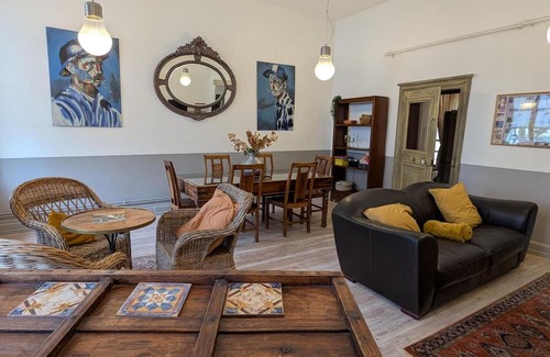 Pagny-sur-Morselle Casa | Gîte between Nancy and Metz in an old 16th-century house with shops