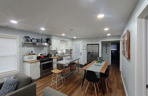 Gaines Cabaña | Lotus Point Riverside Retreat