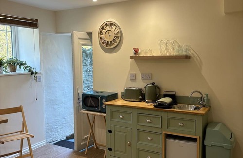 Saltash Cabaña | Cute Cornish Cottage in stunning countryside close to gorgeous beaches.