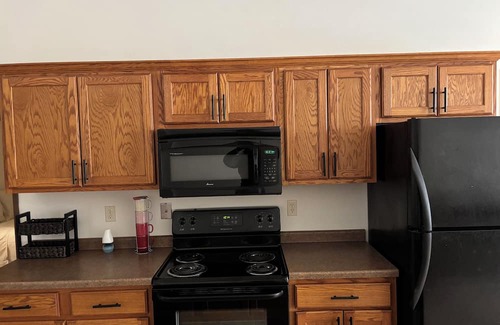Stevens Point Condominio | Charming 2-bedroom condo with AC, WiFi in Stevens Point Noise Potential