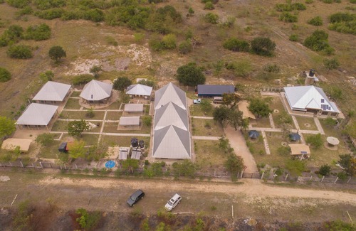 Saadani National Park Alquiler De RV | Welcoming 13-bedroom campground in Saadani National Park.