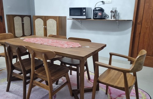 Bandar Lampung Casa | Semesta Lux Family Guesthouse - 3BR house in Lampung with AC, wifi, and kitchen.