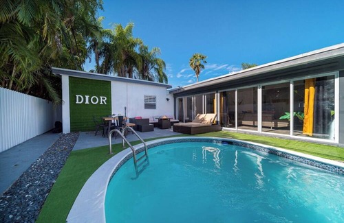 Ives Estates Casa | Luxury Pool Villa 5BD 4BA