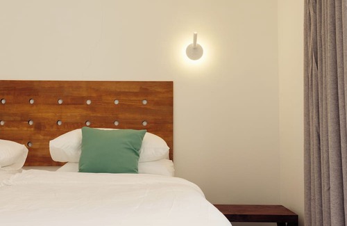 Dhigurah Cama Y Desayuno | Sea view room with balcony