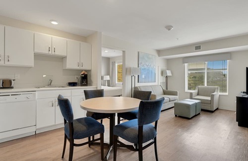 Far North Central Apartamento | Simplicity At the Rim 1208 I Comfy 2 Bed 2Bath