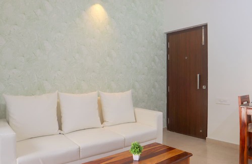 Malad East Apartamento | 1 BHK - Snazzy Apartment - Higher Floor
