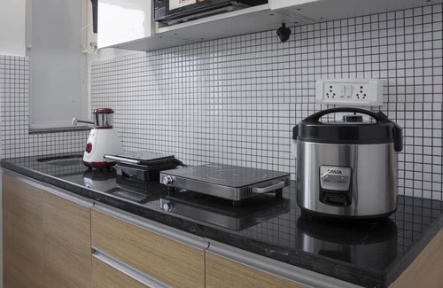 Malad East Apartamento | 1 BHK - Snazzy Apartment - Higher Floor