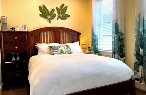 Provincetown Cabina | A Departure From the Ordinary: Our Tropical Escape