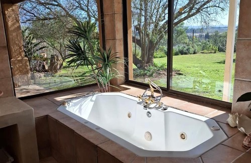 Cape Winelands Cabaña | Simunye Cottage at Fields of Gold Farm