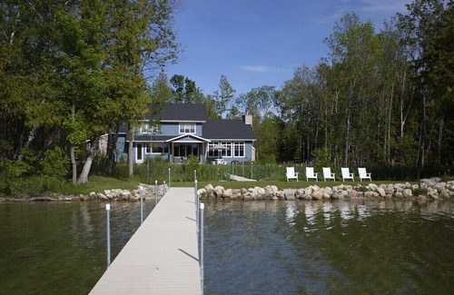 Baileys Harbor Cabaña | Beautiful 4-bedroom cottage with AC, WiFi in enchanting Baileys Harbor