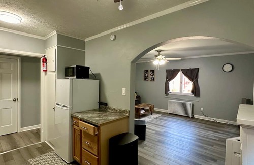 Mount Vernon Apartamento | Amazing Downtown Location! Quiet & Spacious! #B
