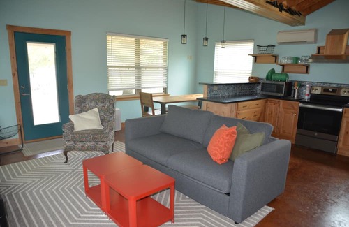 Moodys Cabina | Tiny House on the Lake in Salina, Oklahoma