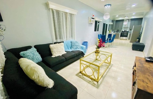 Tela Casa | Charming 3-bedroom pool house with AC, WiFi in enchanting Tela