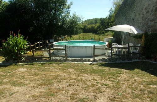 Saint-Pierre-du-Chemin Casa | Fortified Farm 10 Berth Dormitory
