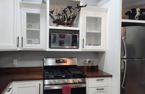 Mirador Español Cabaña | Charming 2-bedroom cottage in tranquil Spanish Lookout with AC, WiFi