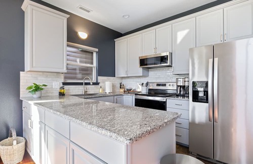 Camdenton Cabaña | Charming cottage overlooking the 15th fairway at Old Kinderhook Golf Course!