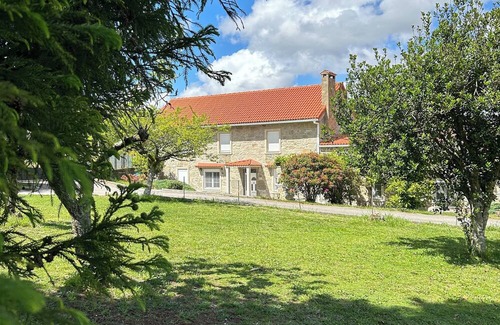 A Bana Casa | Family house in a quiet rural setting.