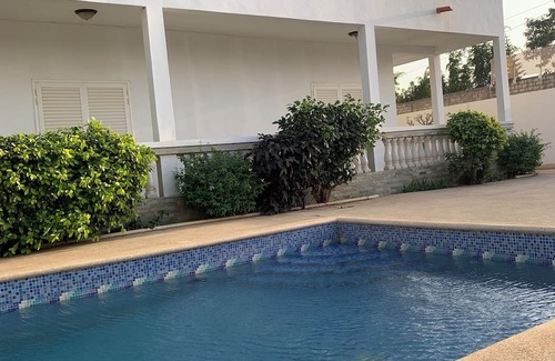 Saly Cabaña | Spacious 4 bedroom cottage in charming Saly with WiFi, AC Rent rooms