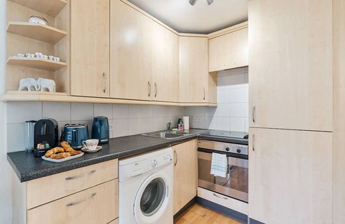 Weybridge Apartamento | Cosy 1Bed Weybridge Ideal for 2! | Pass the Keys