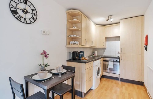 Weybridge Apartamento | Cosy 1Bed Weybridge Ideal for 2! | Pass the Keys