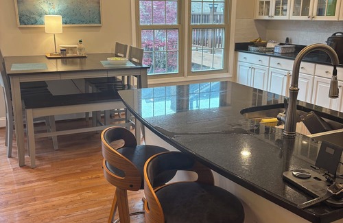 Idylwood Casa | Spacious and renovated 4-bedroom townhome in Tysons-Falls Church