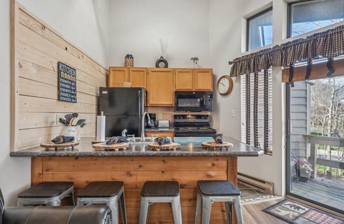 Hidden Valley Condominio | Cozy 2-bedroom condo in lovely Hidden Valley with WiFi
