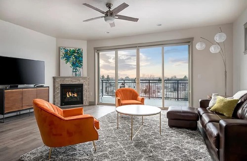East End Casa | Spacious & Modern ~ Free E-Bikes ~ Pet-Friendly ~ Prime East End Location