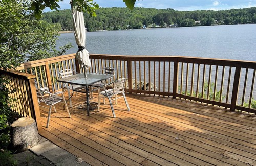 Katrine Casa | Charming lakefront cottage on Little Doe Lake in Muskoka