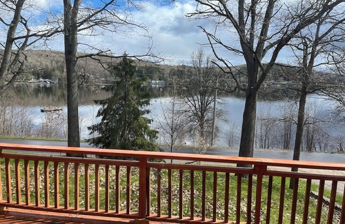 Katrine Casa | Charming lakefront cottage on Little Doe Lake in Muskoka