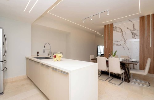 Marbella Apartamento | Exclusive and luxury 2BR with balcony in Yoo Panama