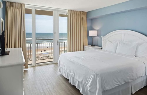 Elrod Estates Complejo | Ormond Beach oceanfront view! 2-bedroom resort w/ huge pool deck on the beach!