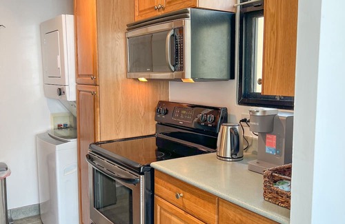 Waikiki Condominio | Serene Waikiki Skytower 1-Bedroom | Open-Air Lanai