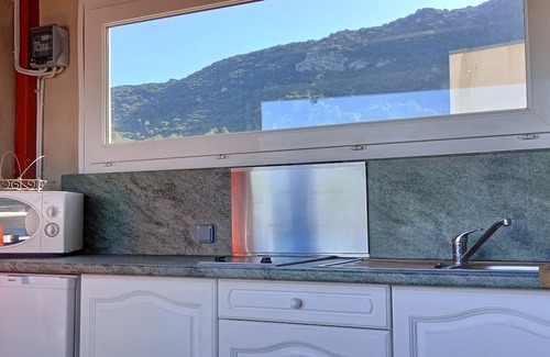 Liausson Casa | HOUSE WITH LANDSCAPED ROOF TERRACE AND PANORAMIC LAKE VIEW