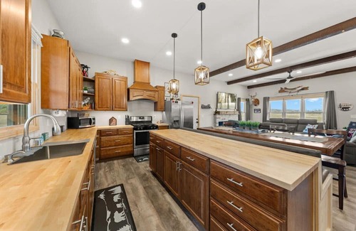 Markville Casa | Hibernation Station - 6BR On the Trails!