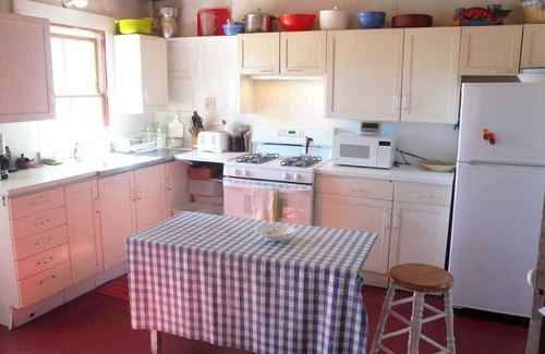 Truro Cabina | Tranquil 3-Bedroom Truro Cabin on Corn Hill – Steps to Bay, Stunning Views!
