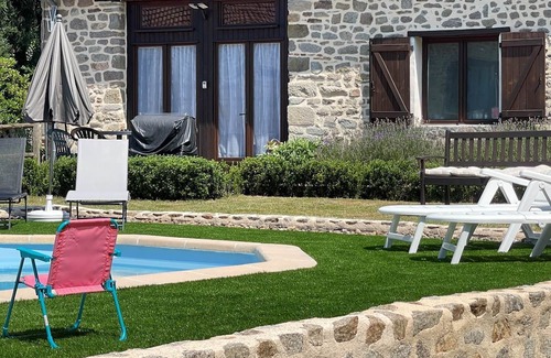 Saint-Dizier-Leyrenne Casa | The Bleuet Gite