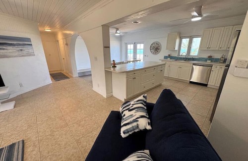 Cooper's Town Casa | Waterfront Abaco Beach House - Private 5Bedroom 3Bath, 15 min from Treasure Cay