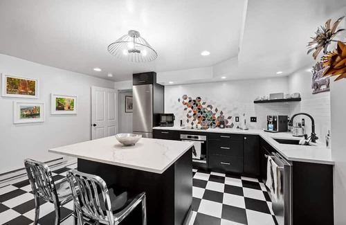 Mount Vernon Apartamento | Large Garden Level Apartment with Backyard Vibes, King Bed and Home Office Setup