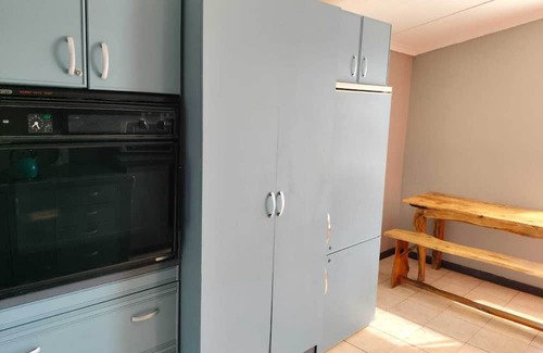 Cannon Rocks Casa | Tranquil 3-bedroom house with WiFi in Boknes Strand in the bush